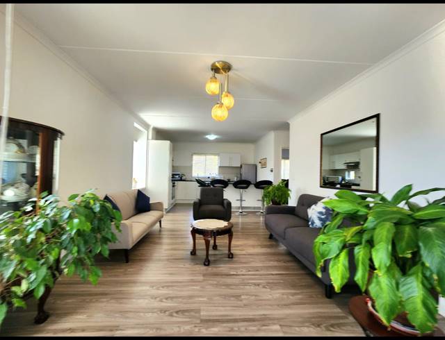2 BEDROOM APARTMENT FOR SALE IN BURGUNDY ESTATE